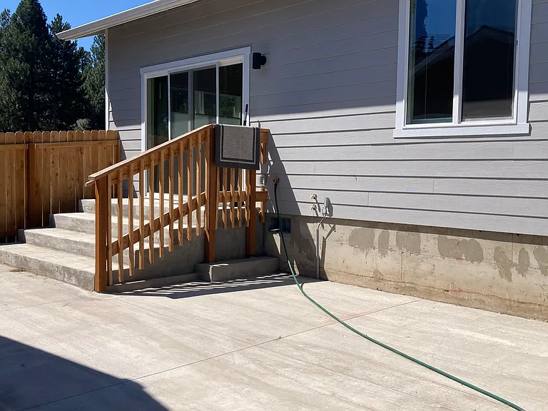 Side patio
