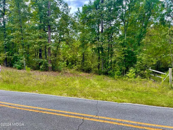 4641 Davis Rd, Macon, GA 31217