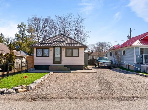 7 Park St E, Haldimand County, ON N0A 1P0