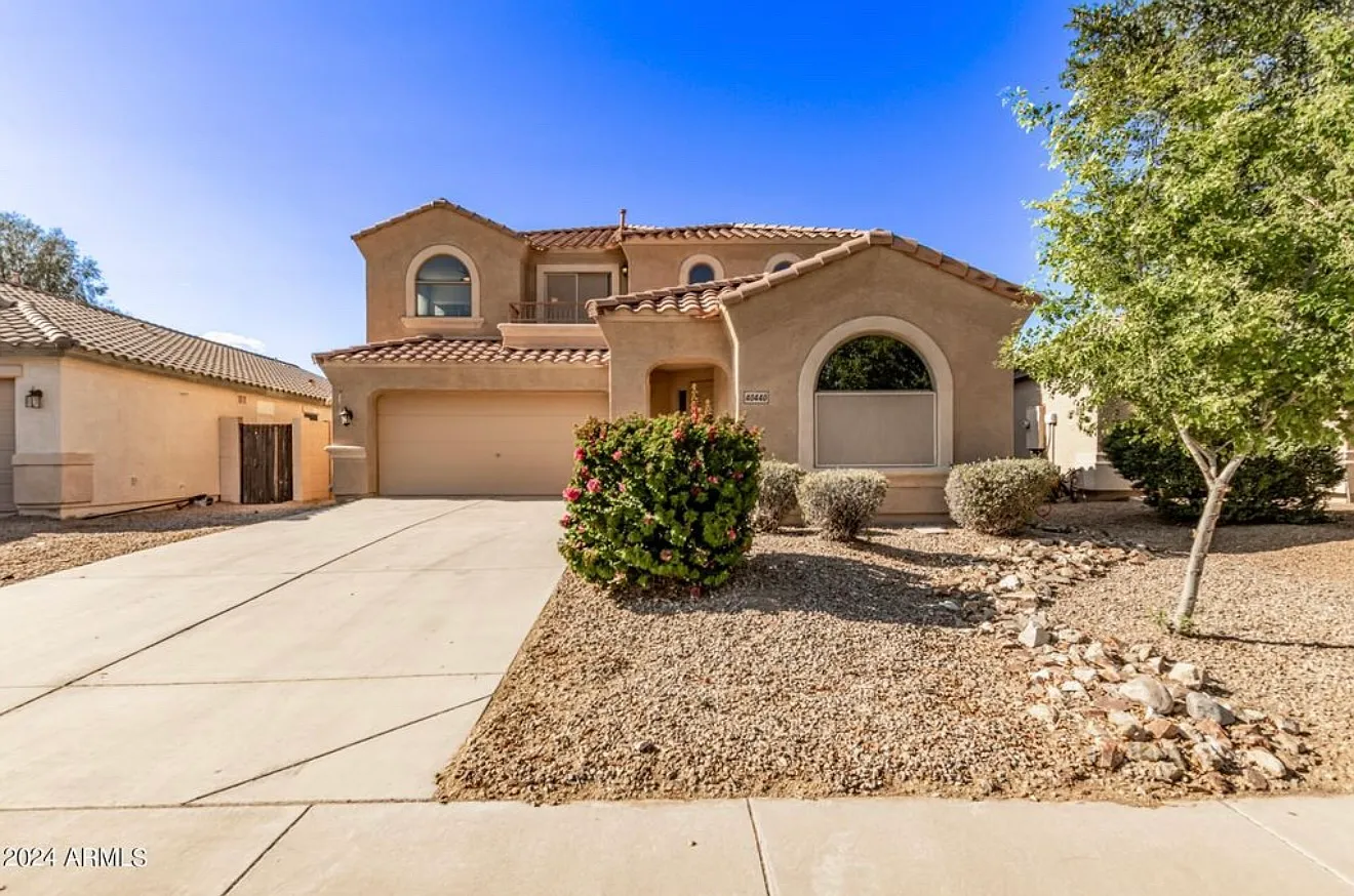 4 bed, 2528 sqft, $2,800 — Photo 2