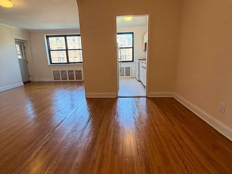 6939 Yellowstone Blvd #415 — Photo 3
