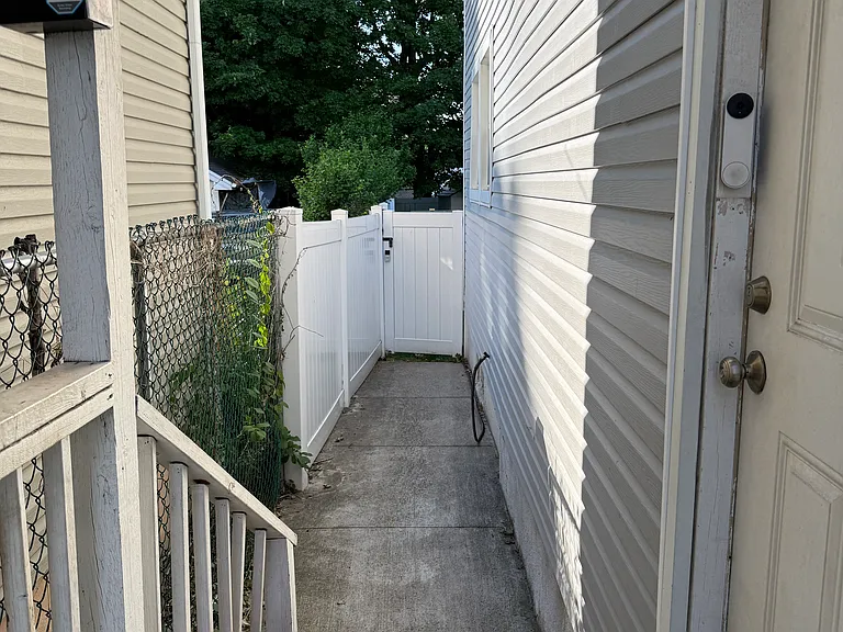 168 Orange St #2 — Photo 3
