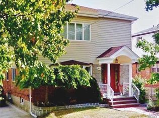 5827 262nd St, Little Neck, NY 11362