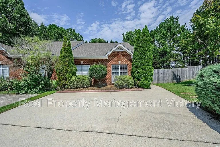 566 Treymoor Lake Cir — Photo 1