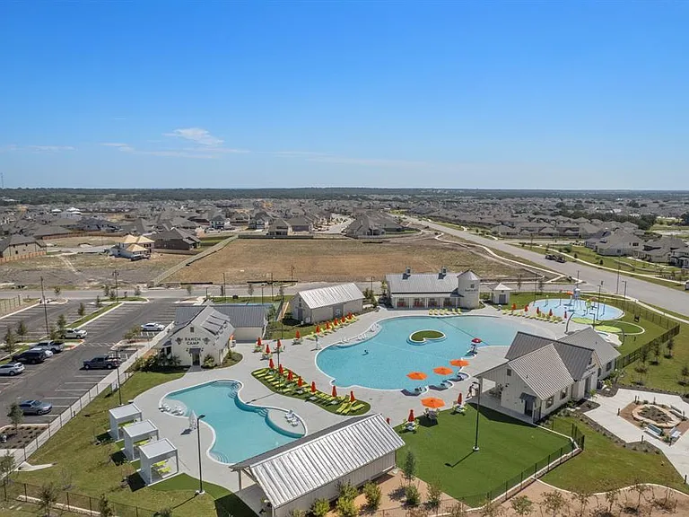 372 Hollister Dr — Photo 38