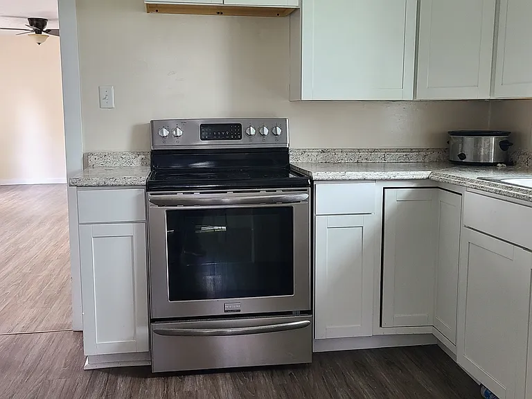 110 Summers St — Photo 7
