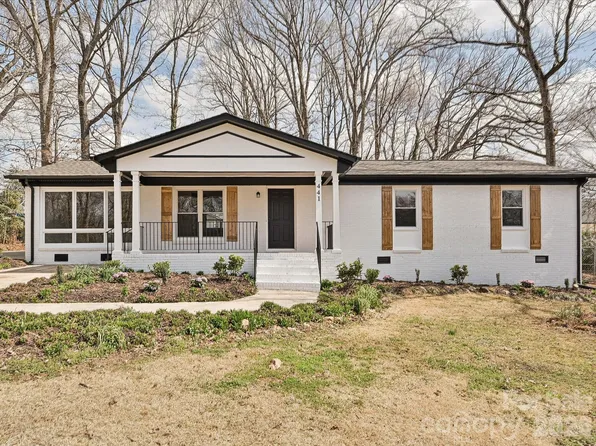 441 Holly Cir, Mount Holly, NC 28120