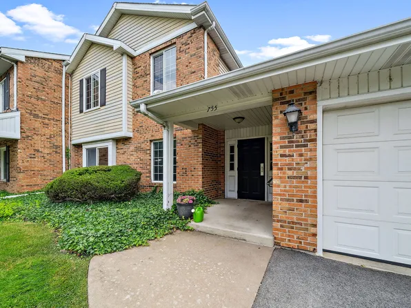755 Tanglewood Ln Unit A, Willowbrook, IL 60527