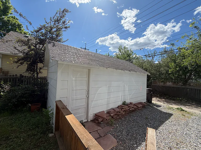 1804 Mapleton Ave — Photo 39
