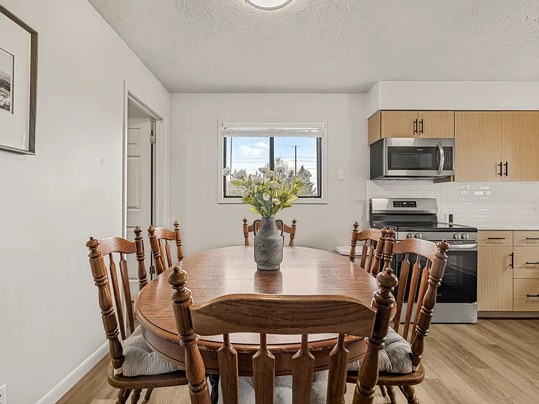 435 W Main St — Photo 7