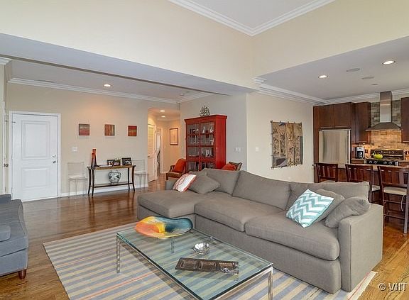 5th image of 2352 W Shakespeare Ave Unit 4C