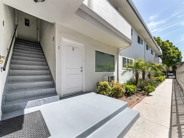 1961 S Garth Ave — Photo 20