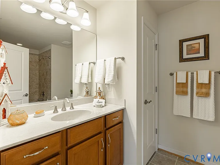 3921 Liesfeld Pl — Photo 36