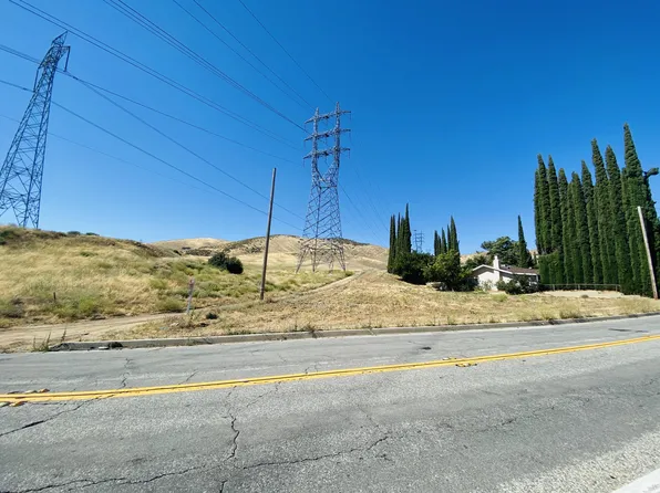 Johnson Rd Vic Leadhill, Elizabeth Lake, CA 93532