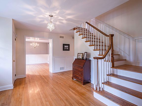 5th image of 2724 Briarwood Pl