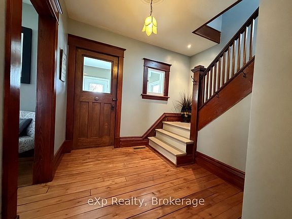 3rd image of 625 Gibson St
