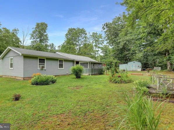 22 Sunnyside Dr, Landisburg, PA 17040