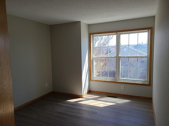 4th image of 8053 Stratford Cir S
