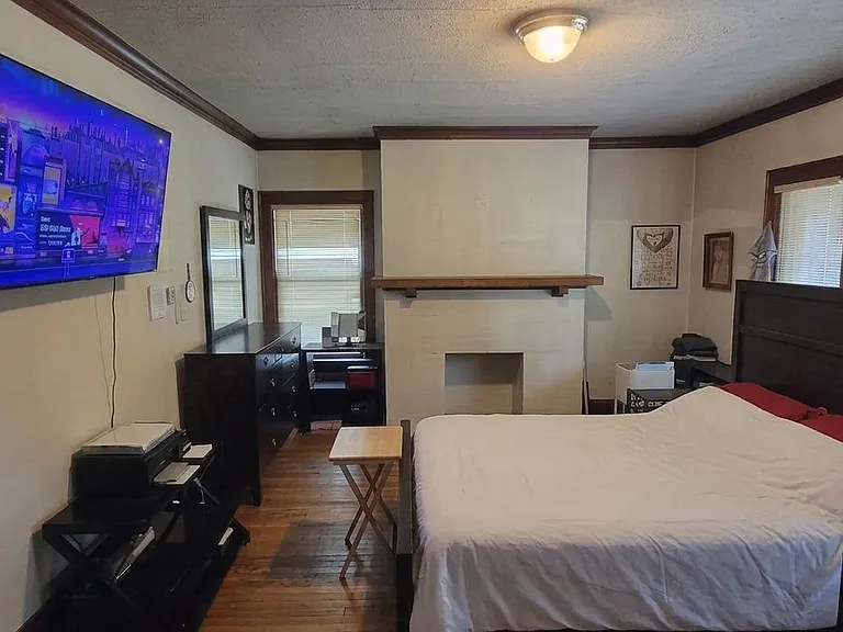 2977 N Downer Ave — Photo 2