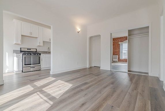 3rd image of 1412 Gordon St #11827925