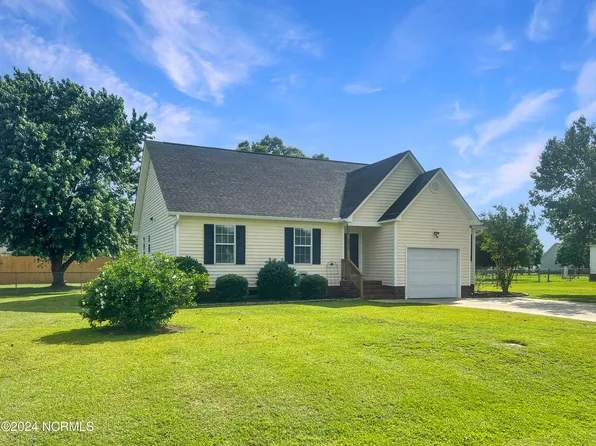 2832 Preston Lane, Grimesland, NC 27837