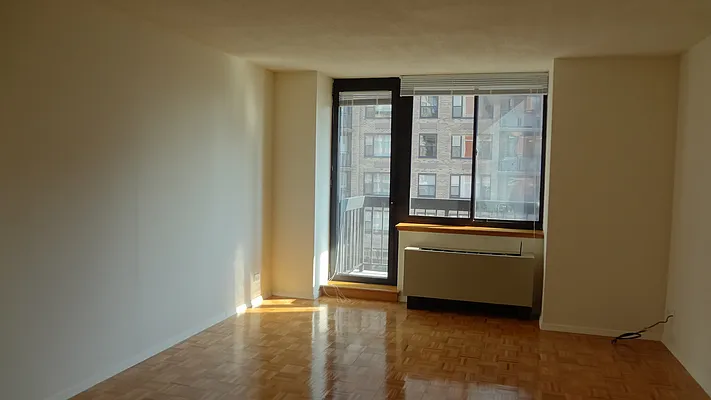 Sold by Royal Operation System | media 5