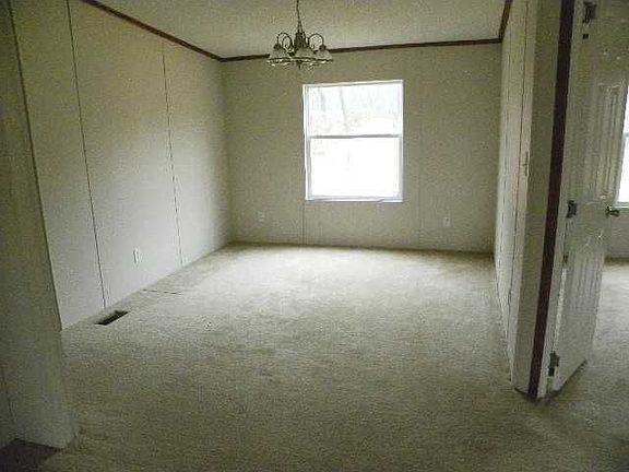 4th image of 19500 SE 125th St