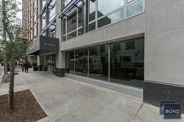 Rented by Bond New York | media 17