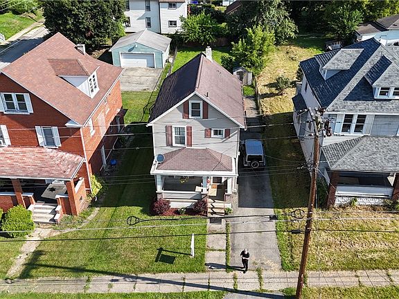3rd image of 703 E Long Ave
