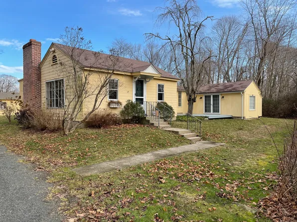 69 River St, Guilford, CT 06437