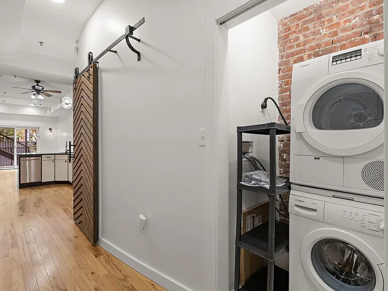 412 Monroe St #2 — Photo 7