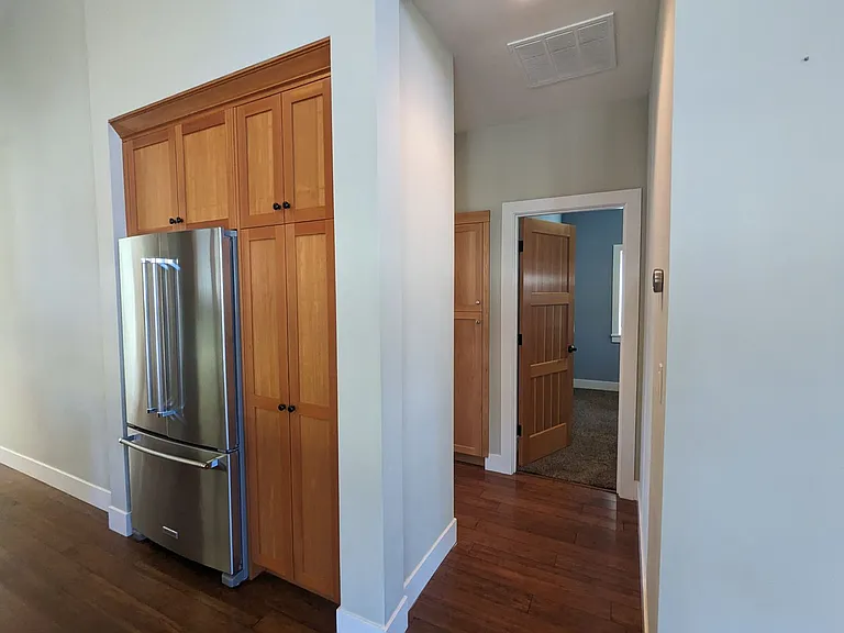 1582 NW Erin Ct — Photo 8