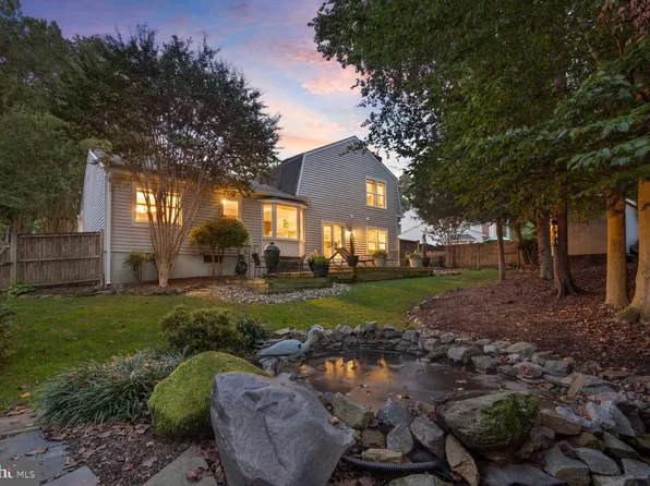 9616 Burnt Oak Dr, Fairfax Station, VA 22039