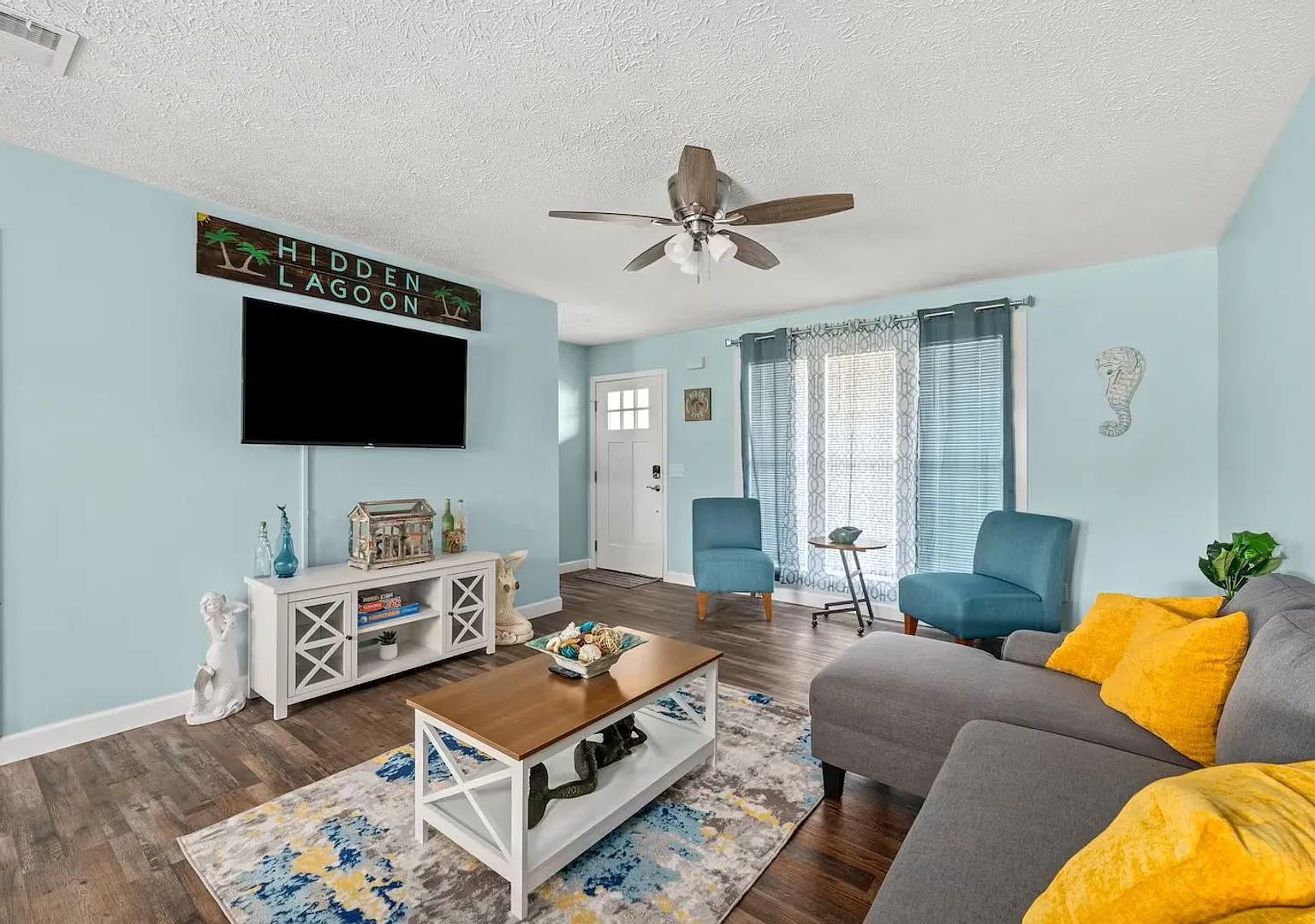Coastal Living In The Heart Of Panama City Beach! *Available Fully Furnished!* — Photo 4