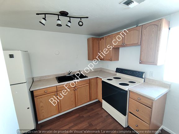 3rd image of 3021 E Linden St Unit 2