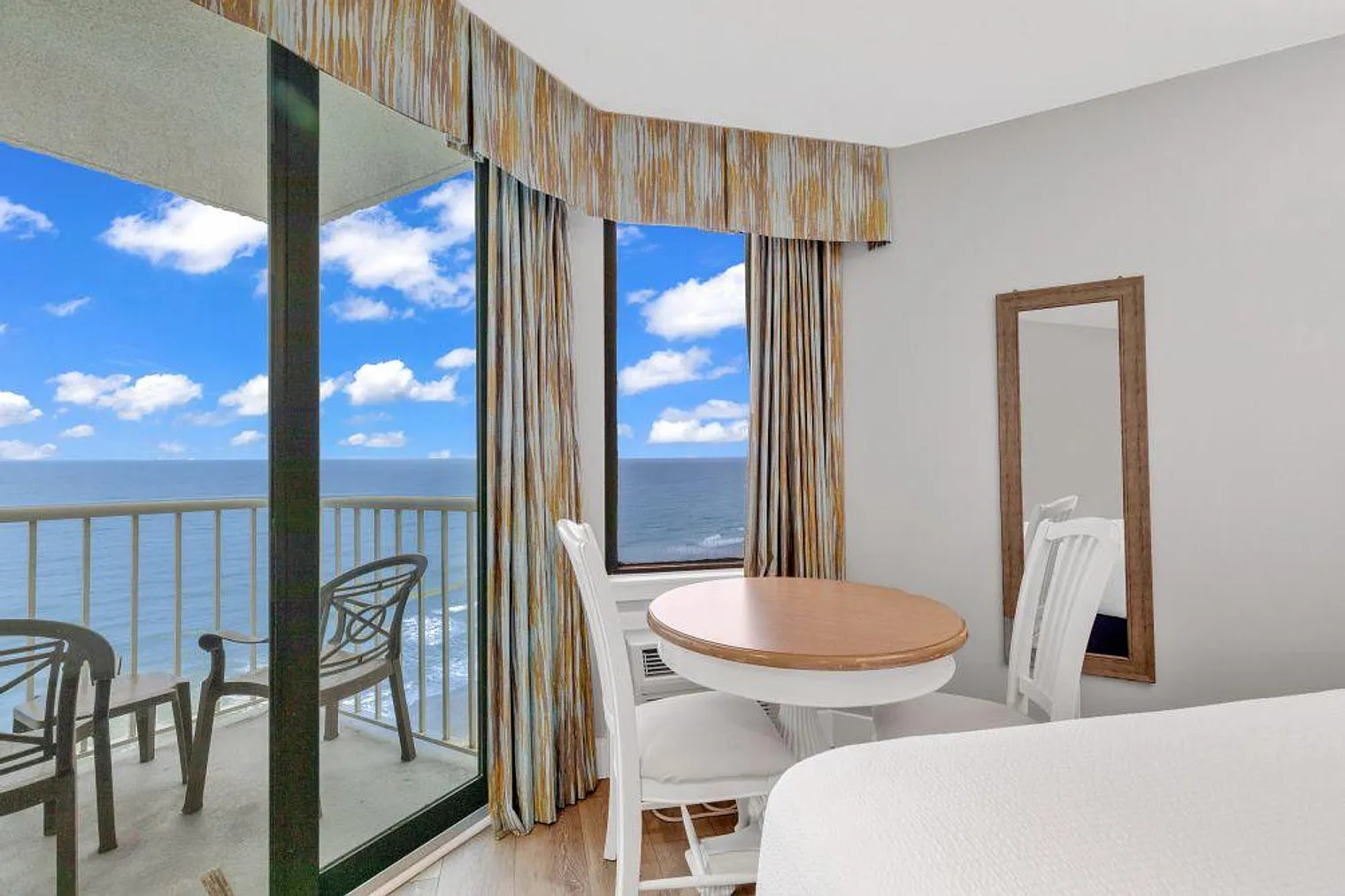 Studio, 1.0 bath, 398 sqft, $3,093 — Photo 4