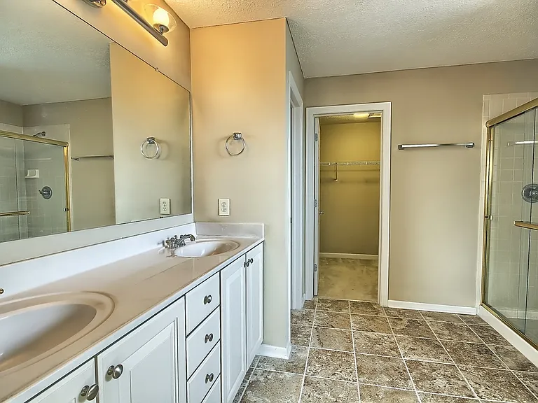 7233 Springview Ln — Photo 6