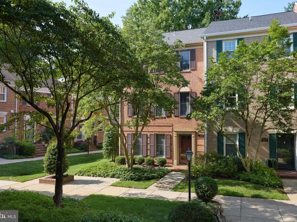 5217 Crown St #8, Bethesda, MD 20816