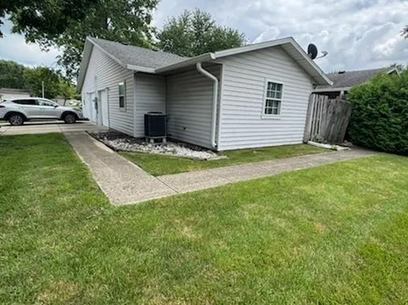 8001 Xenia Dr, Indianapolis, IN 46227