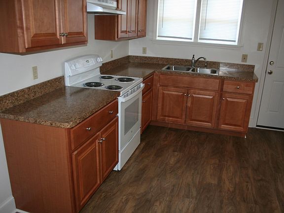 4th image of 224 N Gray Ave