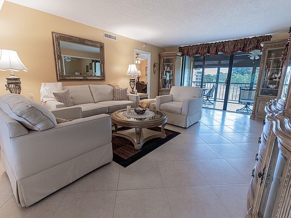 2nd image of 5390 Woodland Lakes Drive #201