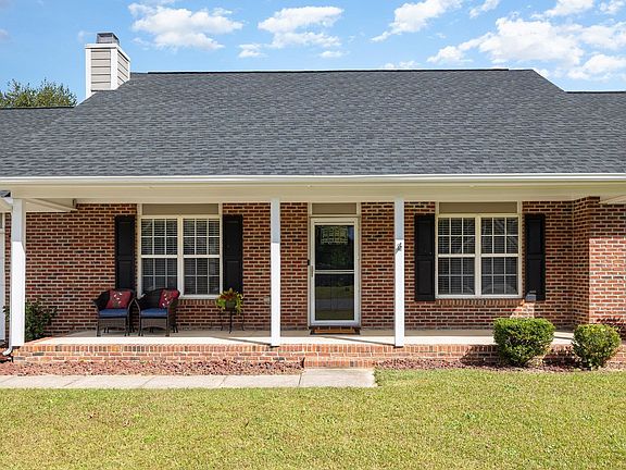 4th image of 240 Belle Chase Dr