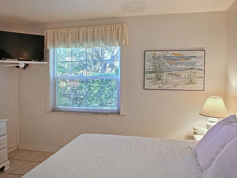 798 Bougainvillea Ln — Photo 12