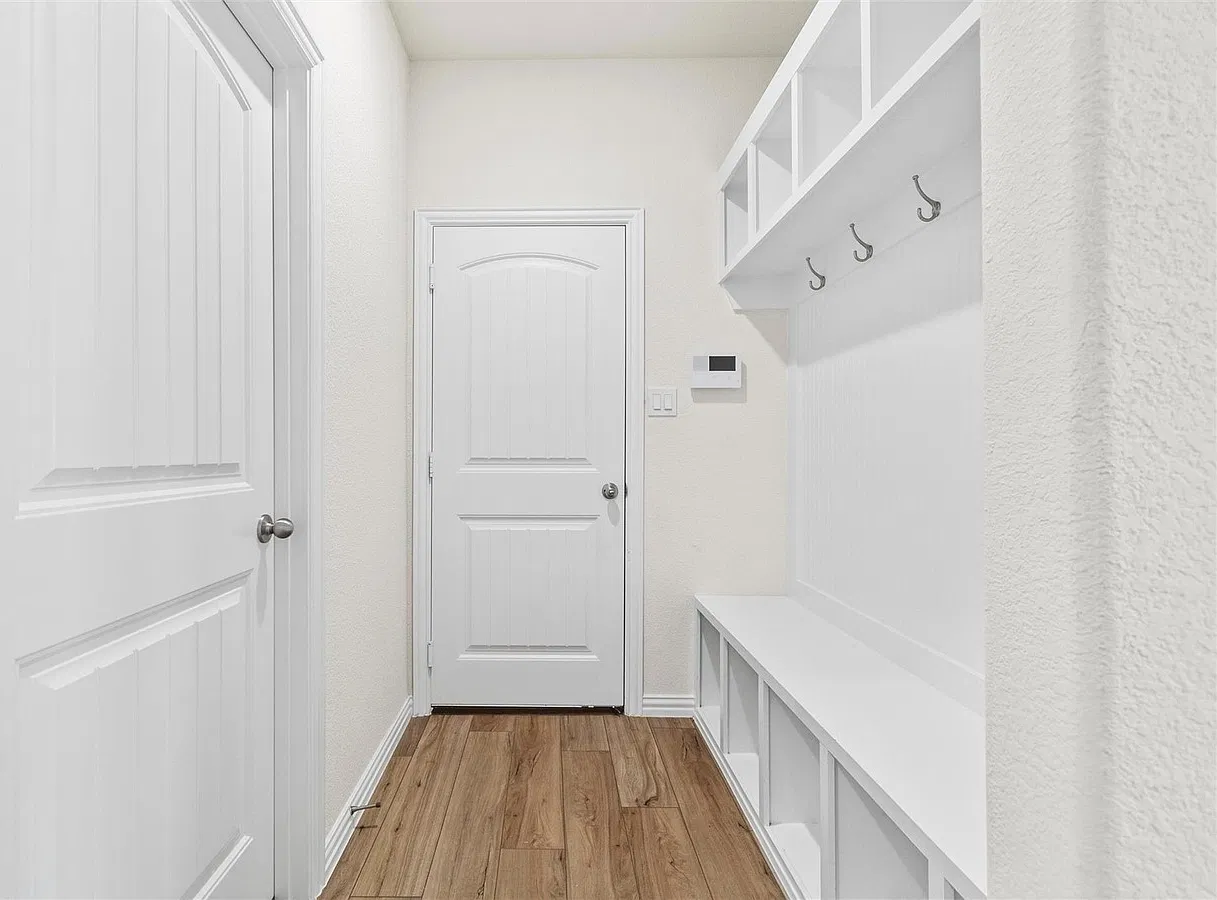 4 bed, 2065 sqft, $2,795 — Photo 3