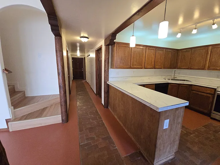 218 San Clemente Ave NW — Photo 8