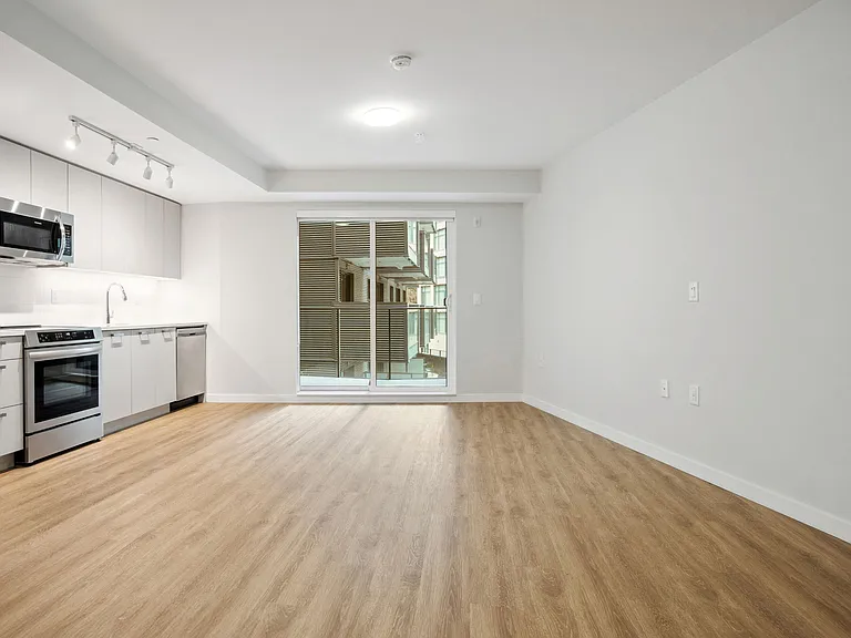 3435 Sawmill Cres — Photo 17