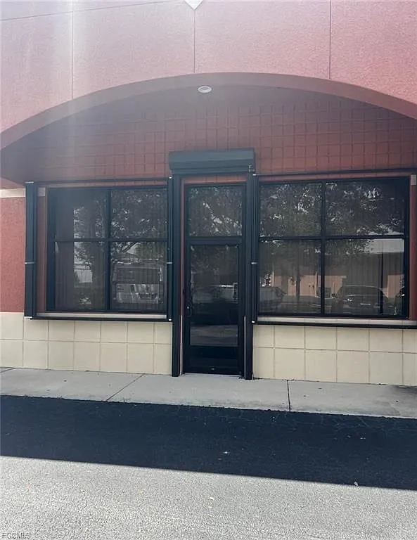 1 bed, 1.0 bath, 1897 sqft, $2,600 — Photo 1