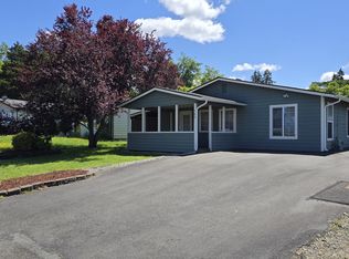 702 Montgomery St, Steilacoom, WA 98388