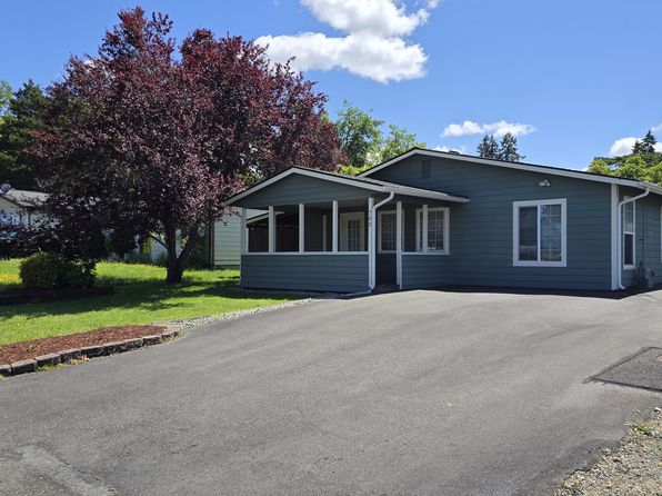 702 Montgomery St, Steilacoom, WA