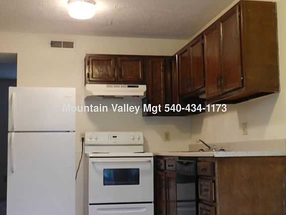 3rd image of 12 Holly Ct APT B
